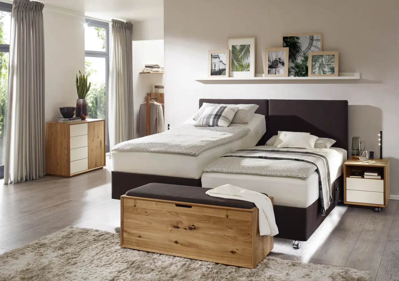 Komfortbett von Kirchner in einem modernen Schlafzimmer